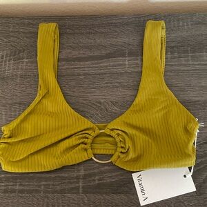 Vitamin A - Skylar Top - Avocado Green - Sz L - New w/tags!